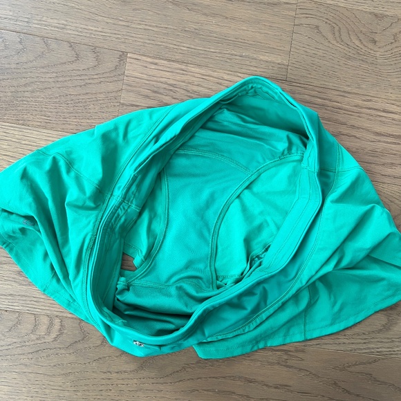 Lululemon Speed Up Mid-Rise Lined Short 4" - Kelly Green - Size 8 - Picture 3 of 5